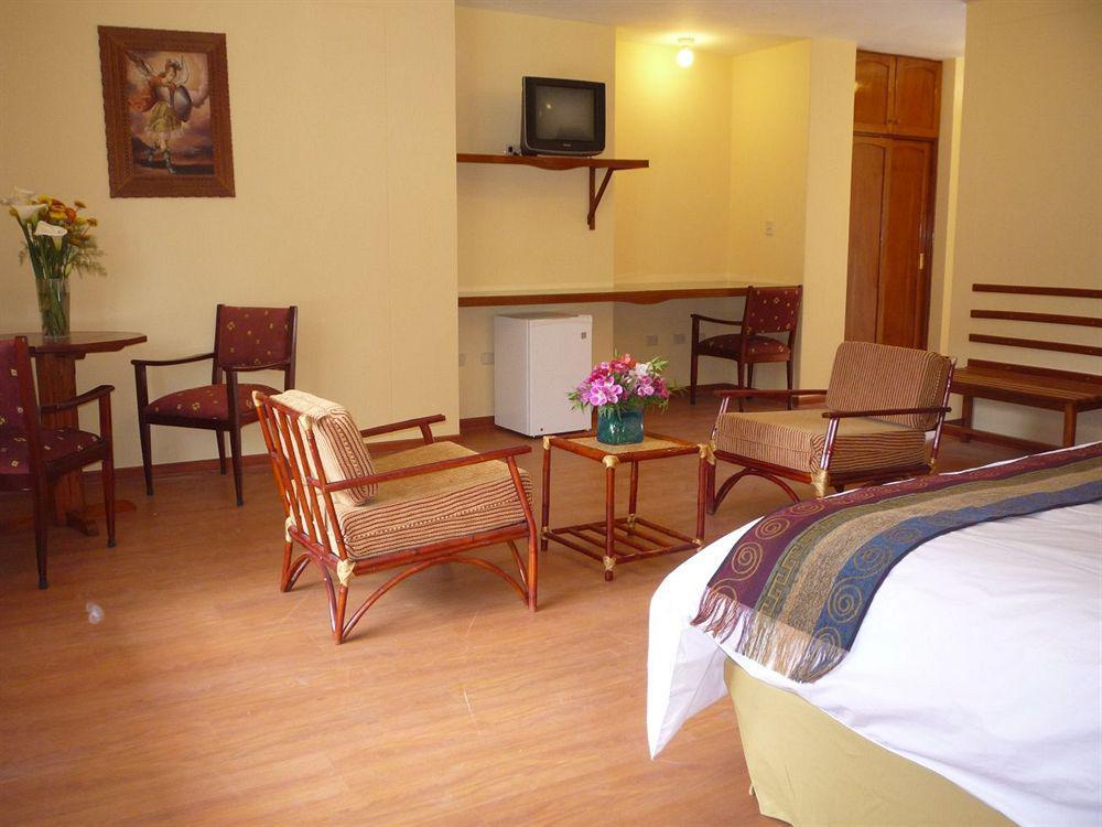 Hotel Agustos Urubamba Exterior foto